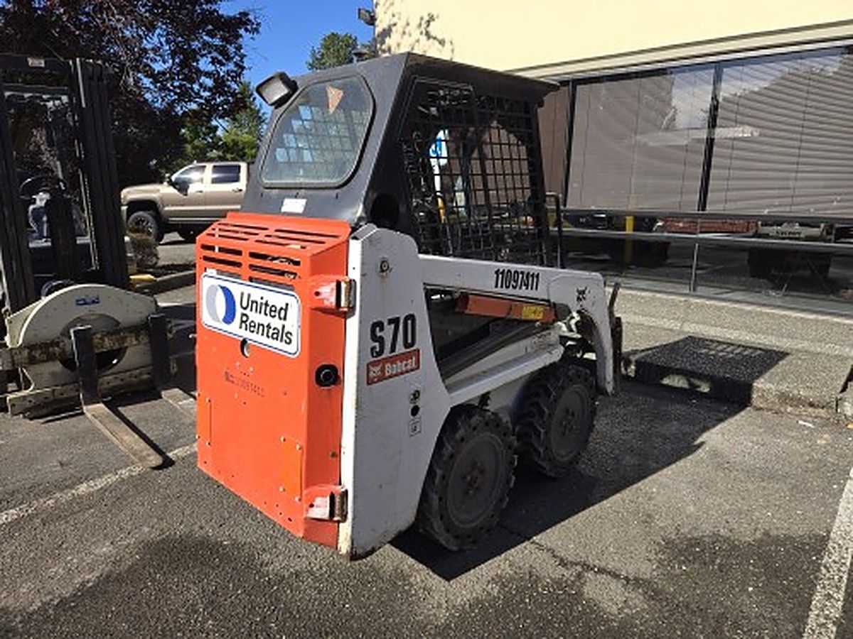 BOBCAT S70 photo 2