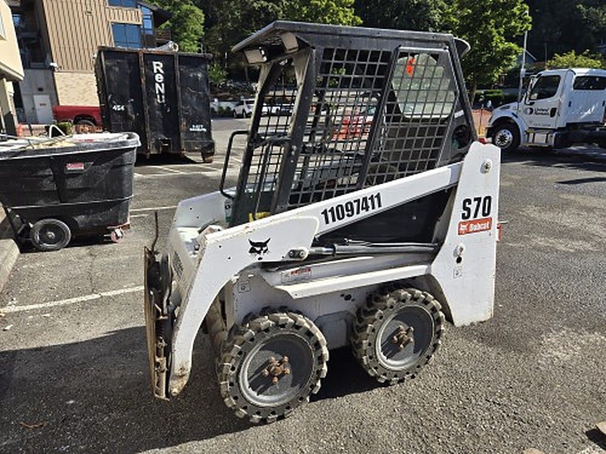 BOBCAT S70 photo 5