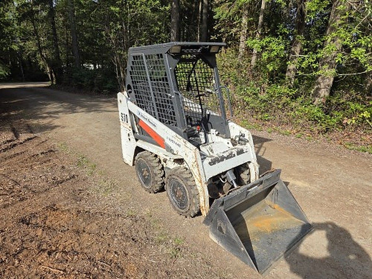 BOBCAT S70 photo 8