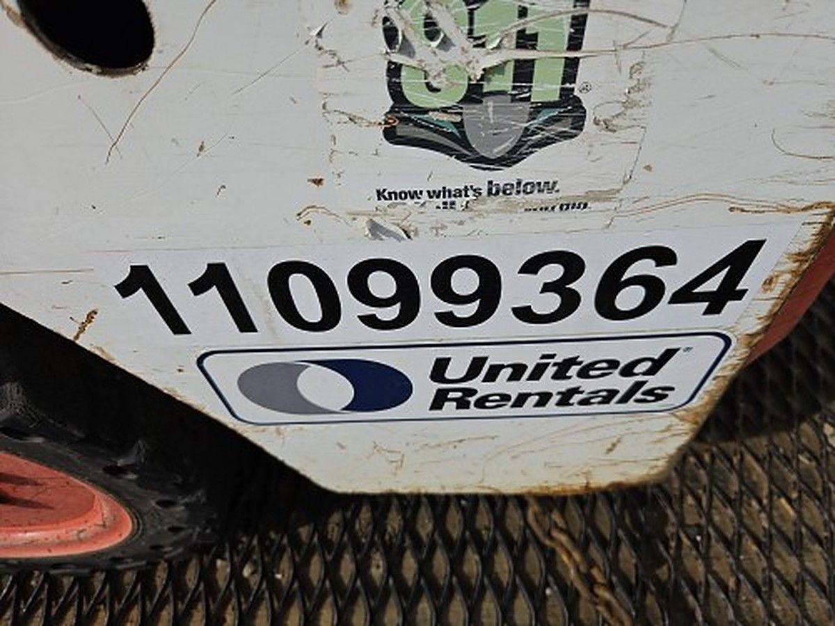 BOBCAT S70 photo 6
