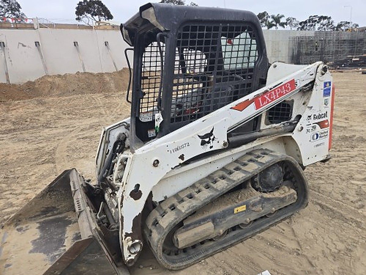 BOBCAT T450 photo 5