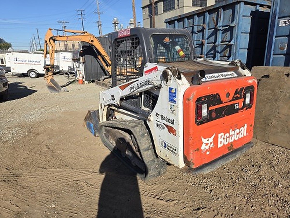 BOBCAT T450 photo 3
