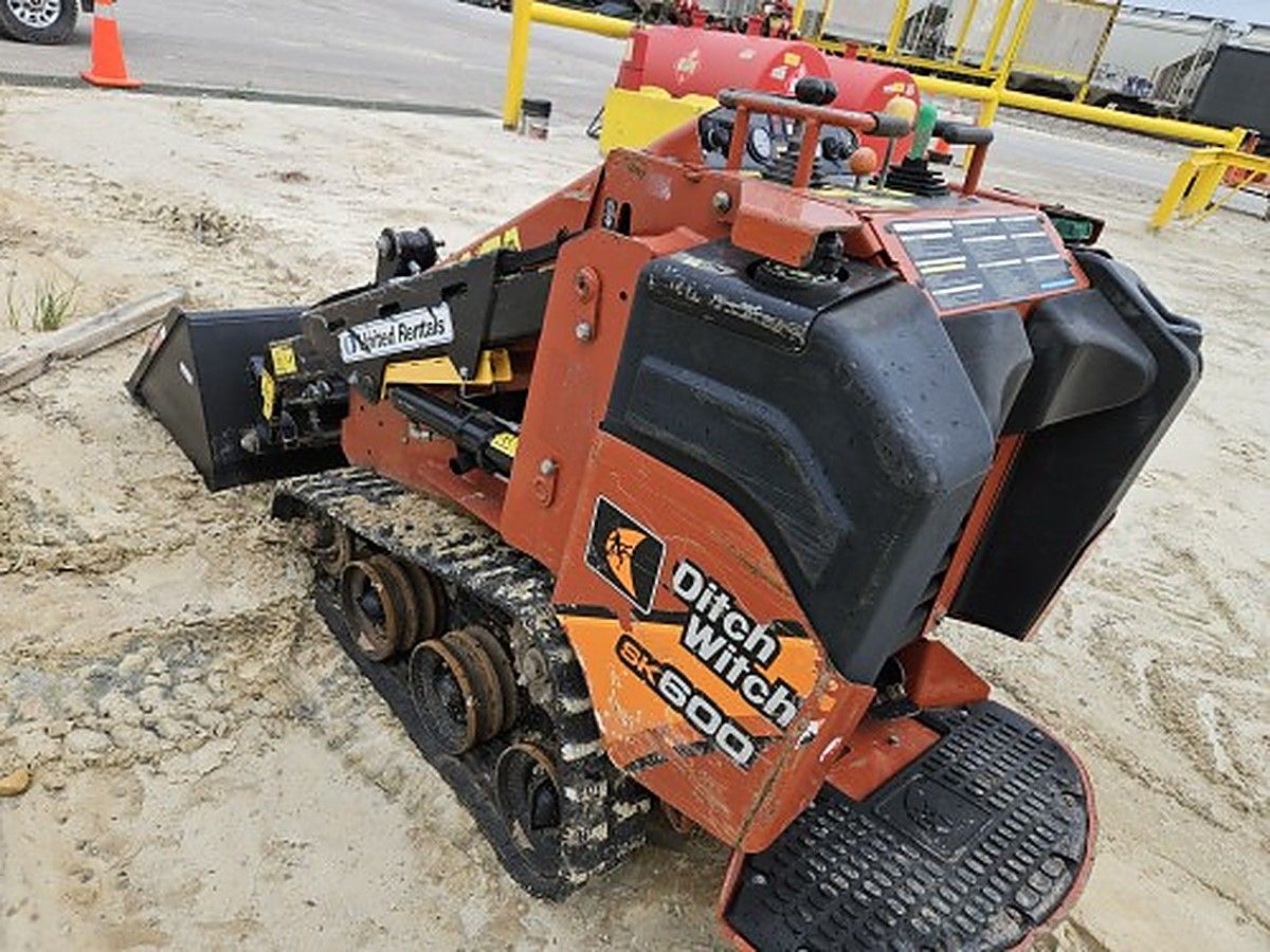 DITCHWITCH SK600 photo 3