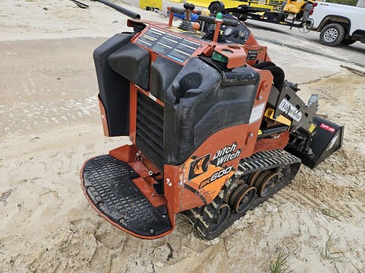 DITCHWITCH SK600 photo 5