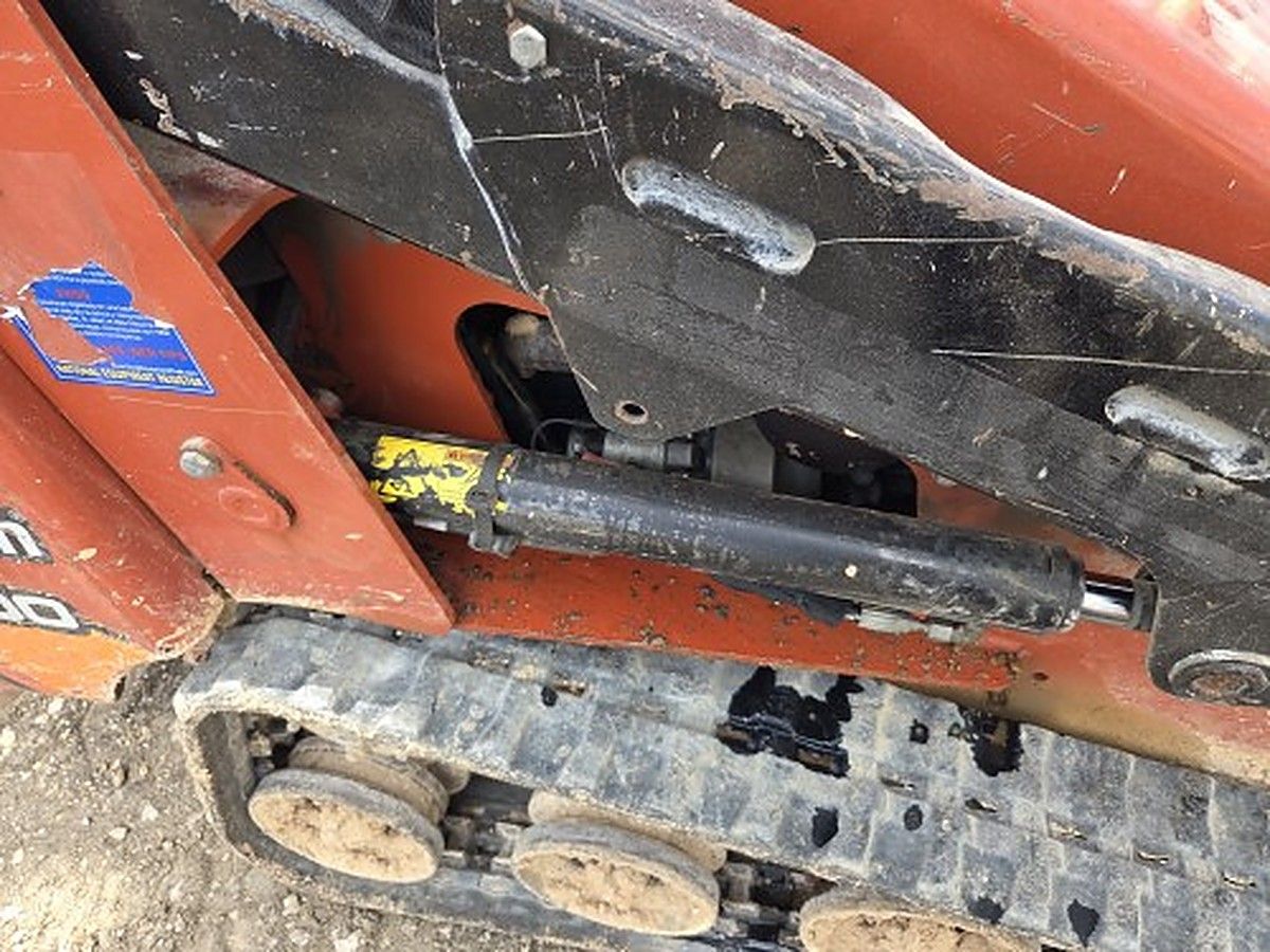 DITCHWITCH SK600 photo 5