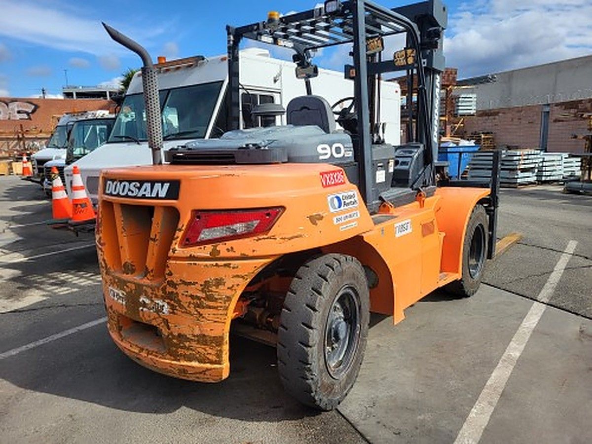 DOOSAN D90S-7 photo 3