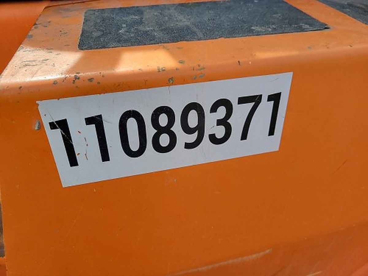 DOOSAN D90S-7 photo 5