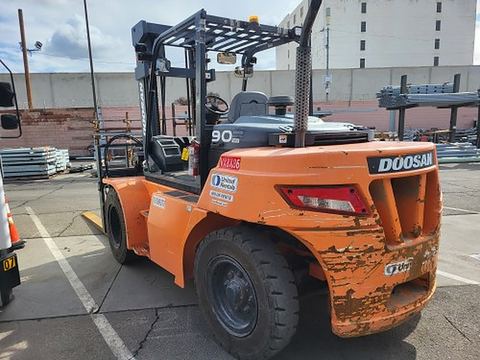 2020 DOOSAN D90S-7 Forklift Whse 20000-22499# Pneumatic