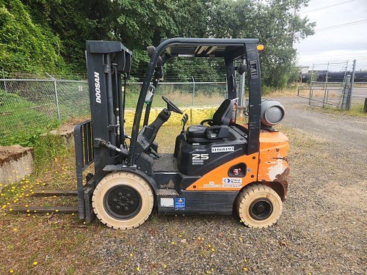 DOOSAN G25N-7DF photo 11