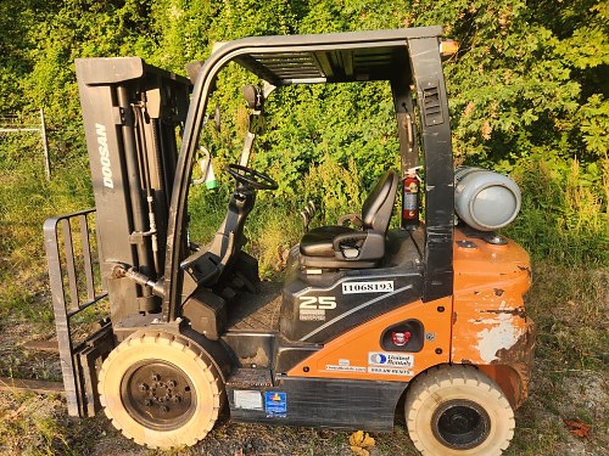 DOOSAN G25N-7DF photo 13