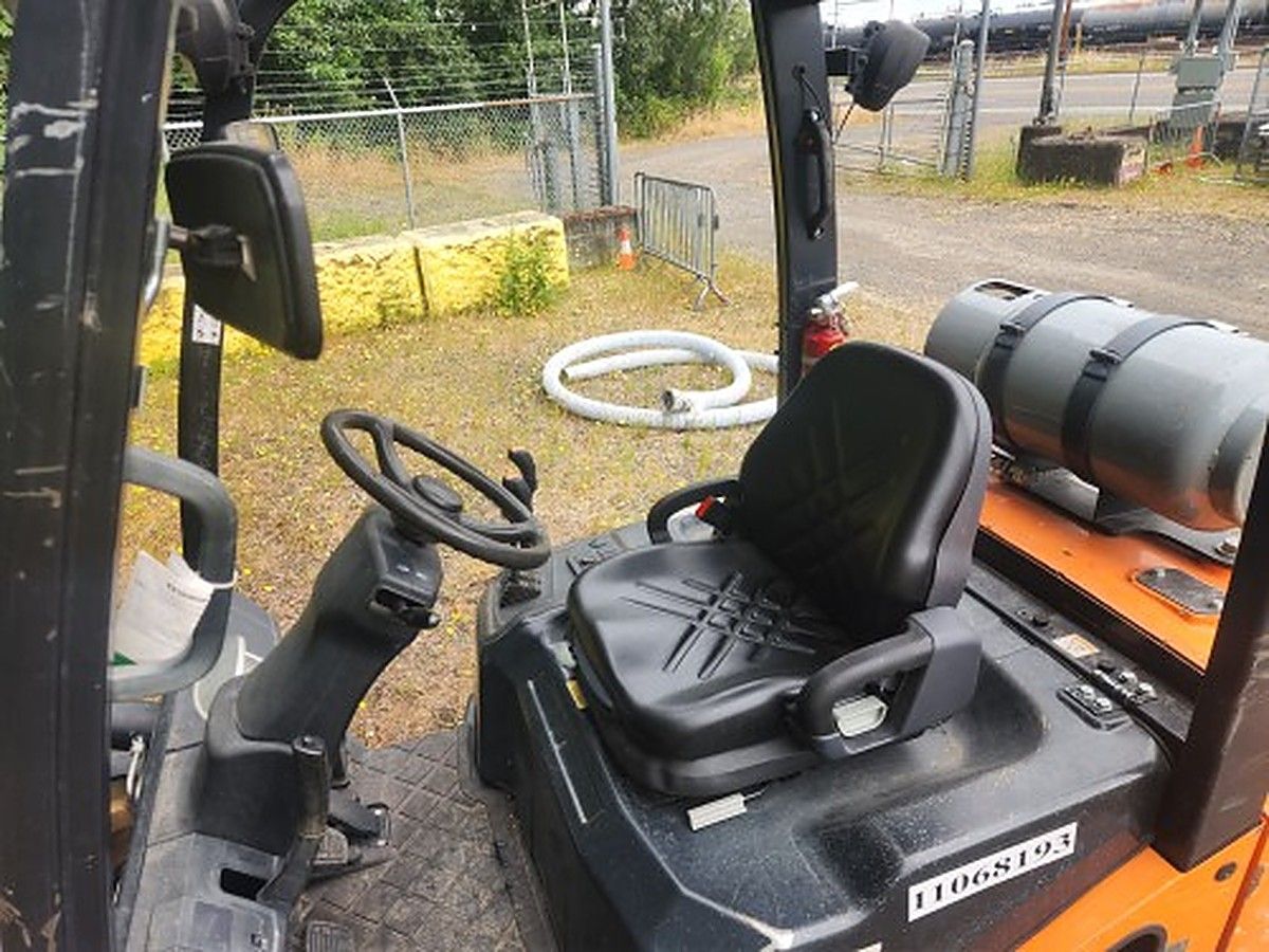 DOOSAN G25N-7DF photo 8