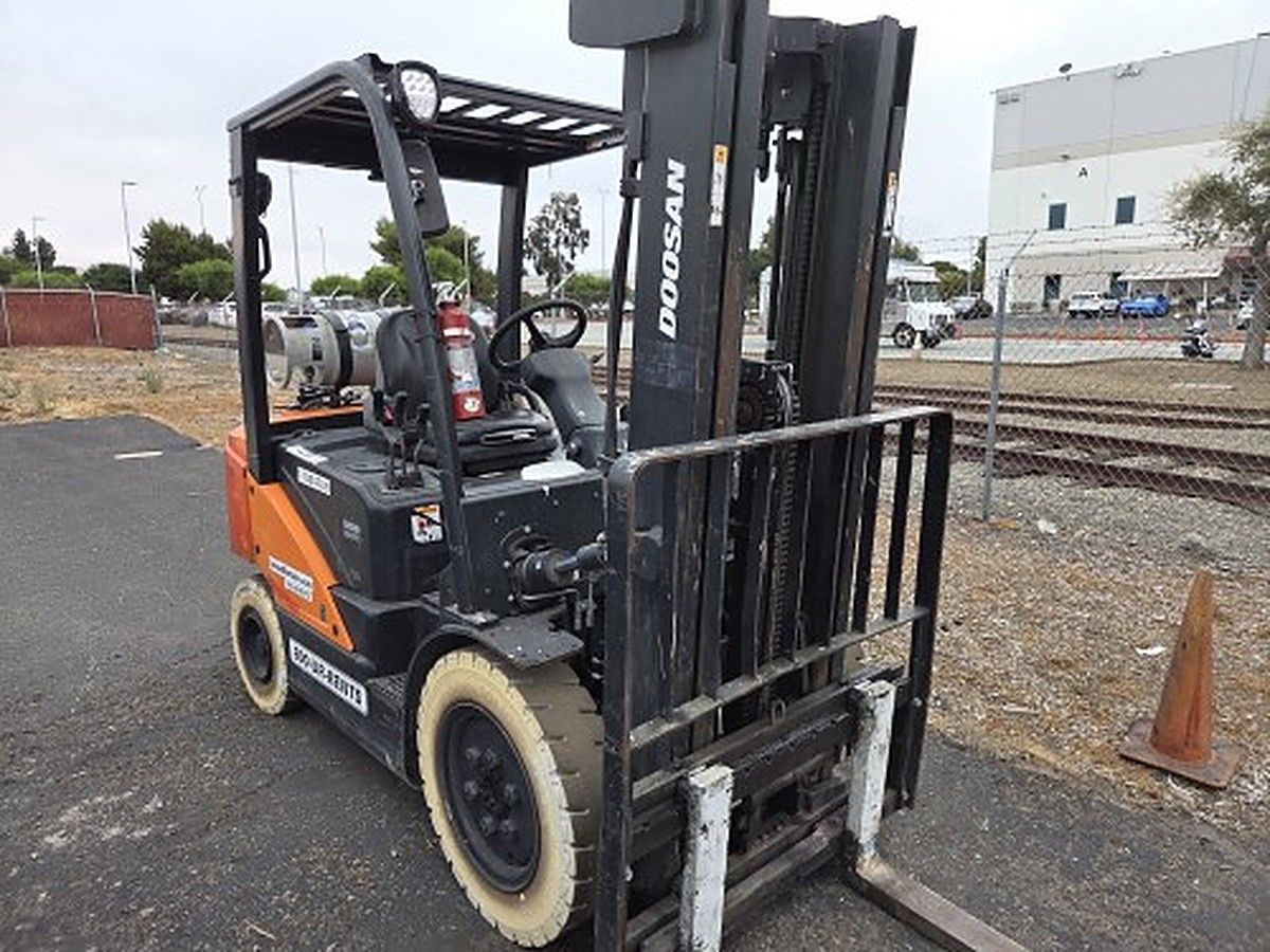 DOOSAN G25N-7DF photo 2