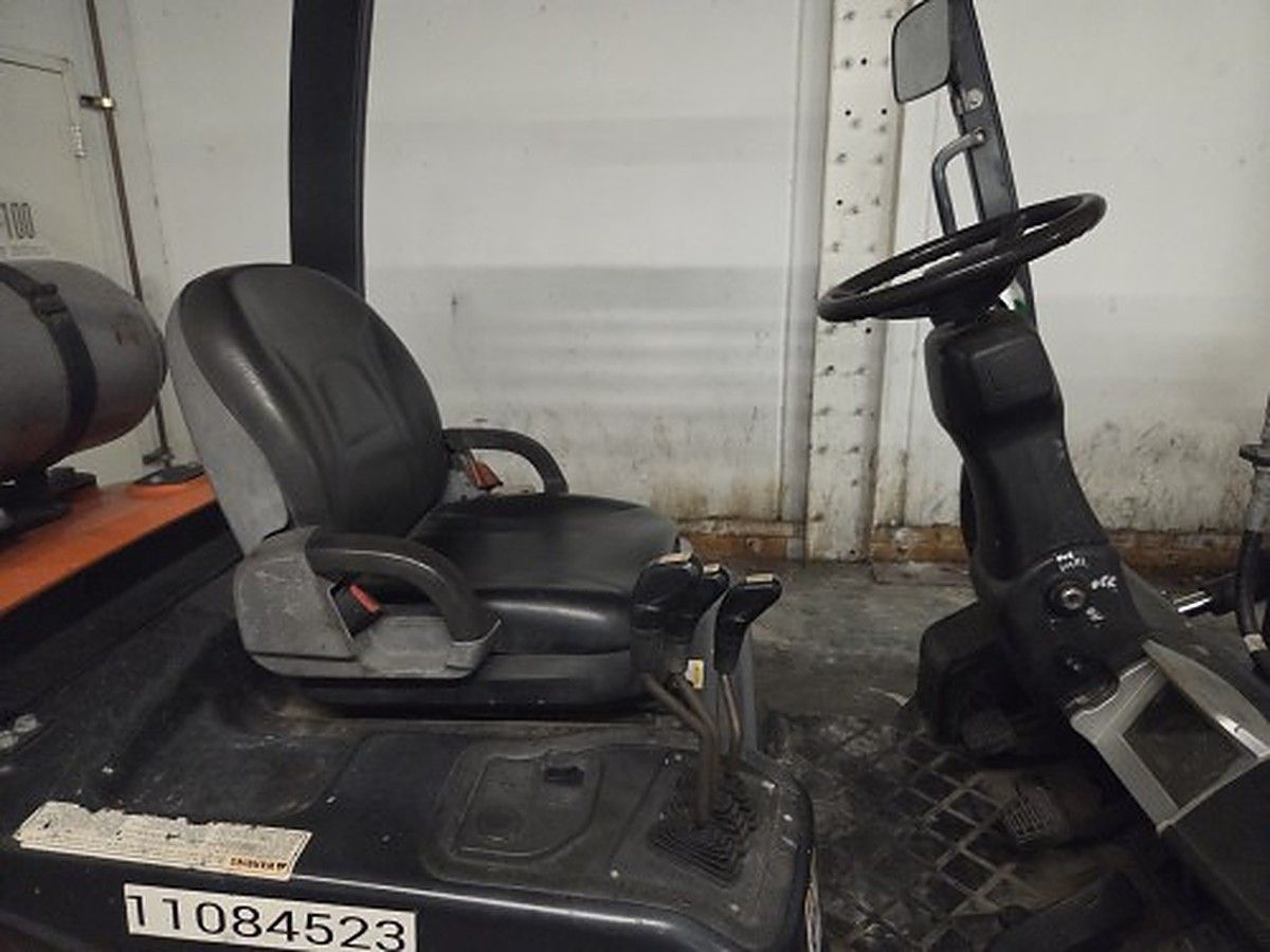 DOOSAN G25N-7DF photo 2