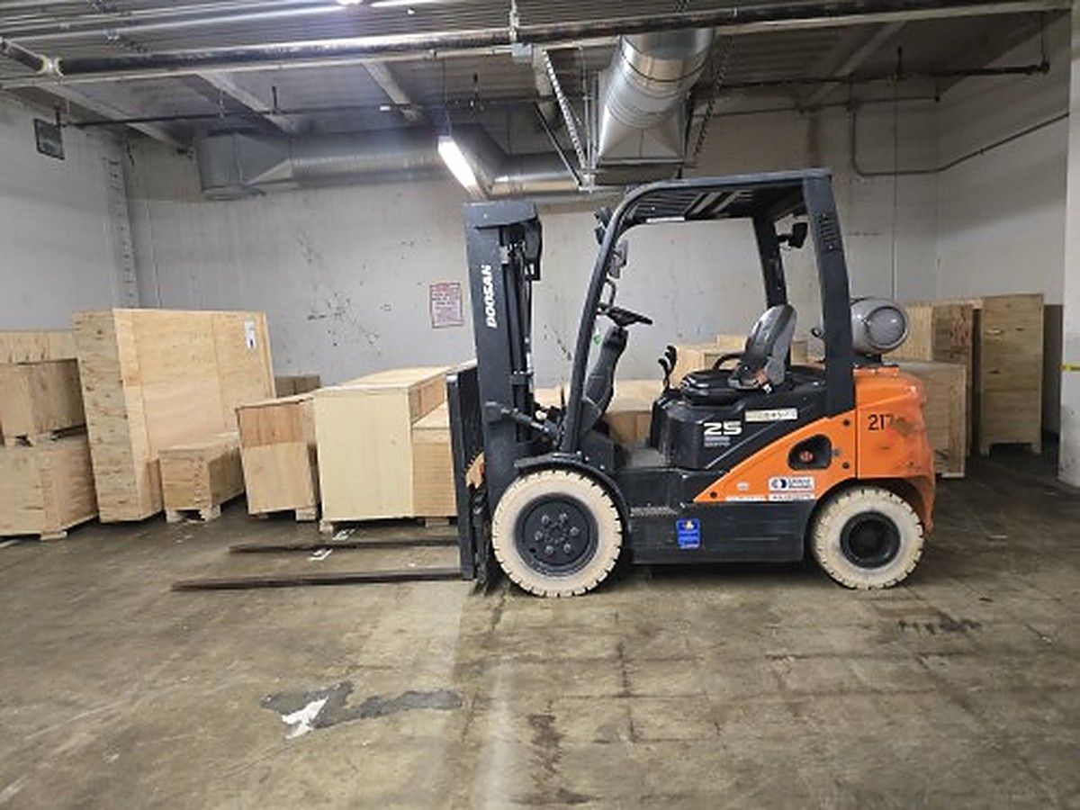 DOOSAN G25N-7DF photo 11