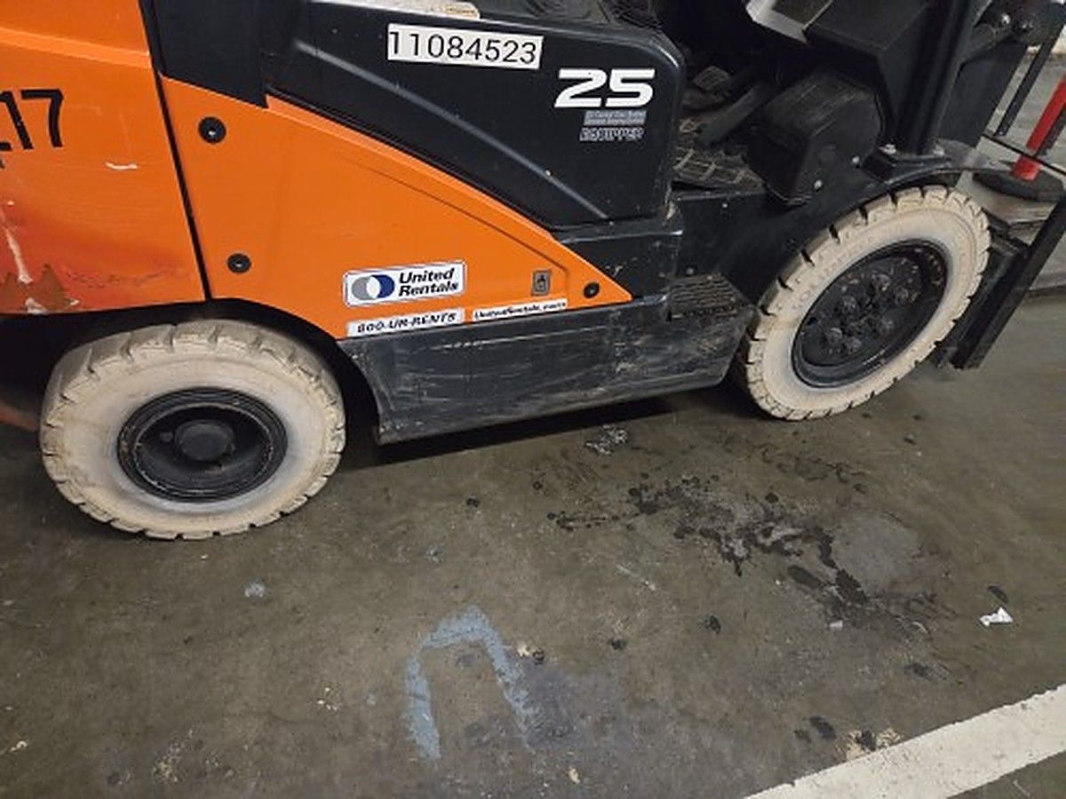 DOOSAN G25N-7DF photo 13