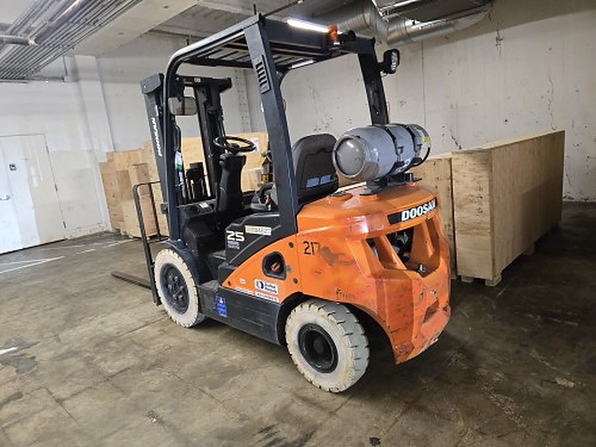 DOOSAN G25N-7DF photo 4