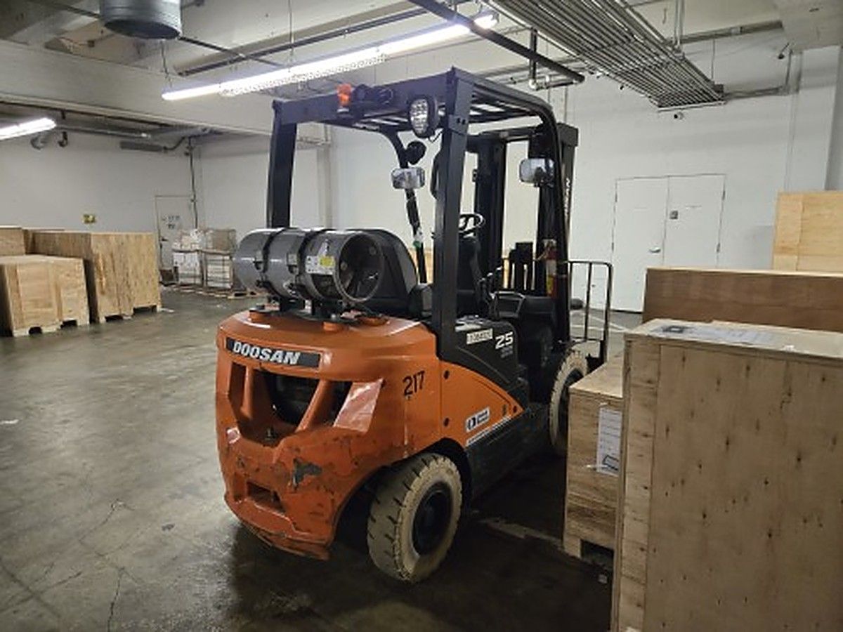 DOOSAN G25N-7DF photo 5
