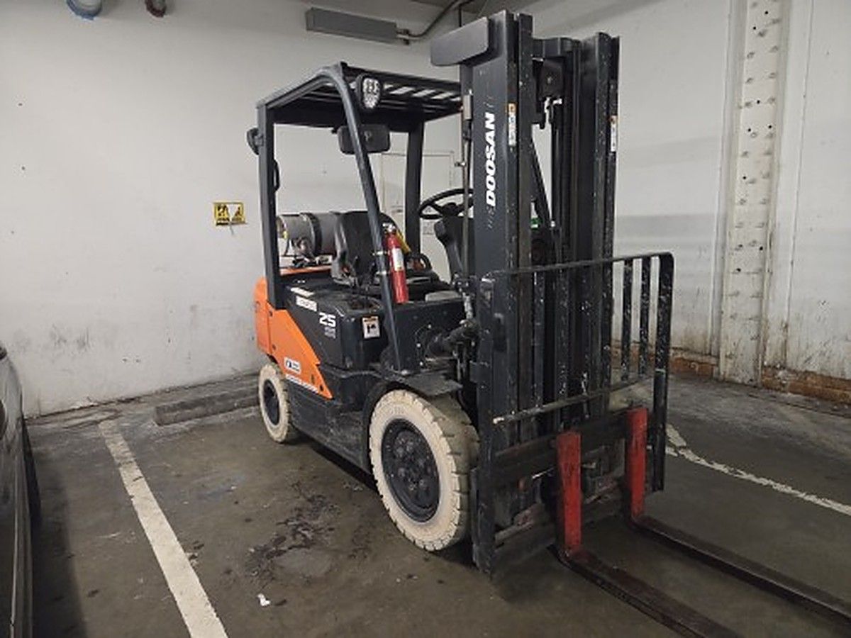 DOOSAN G25N-7DF photo 6
