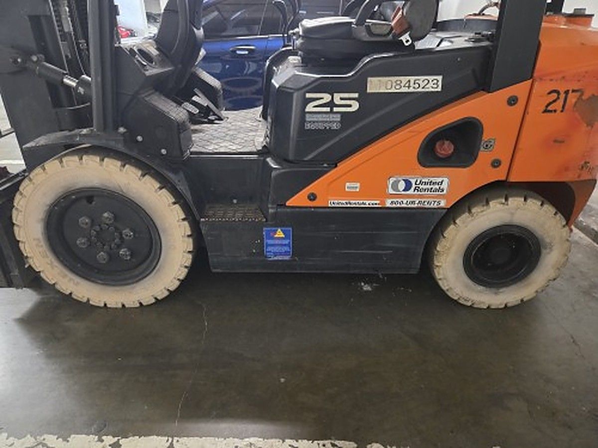 DOOSAN G25N-7DF photo 10