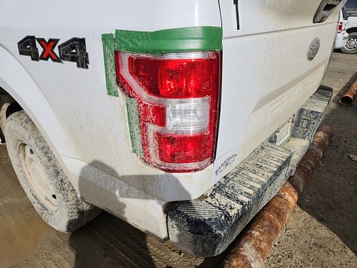 FORD F150CREWXLG4WD photo 2