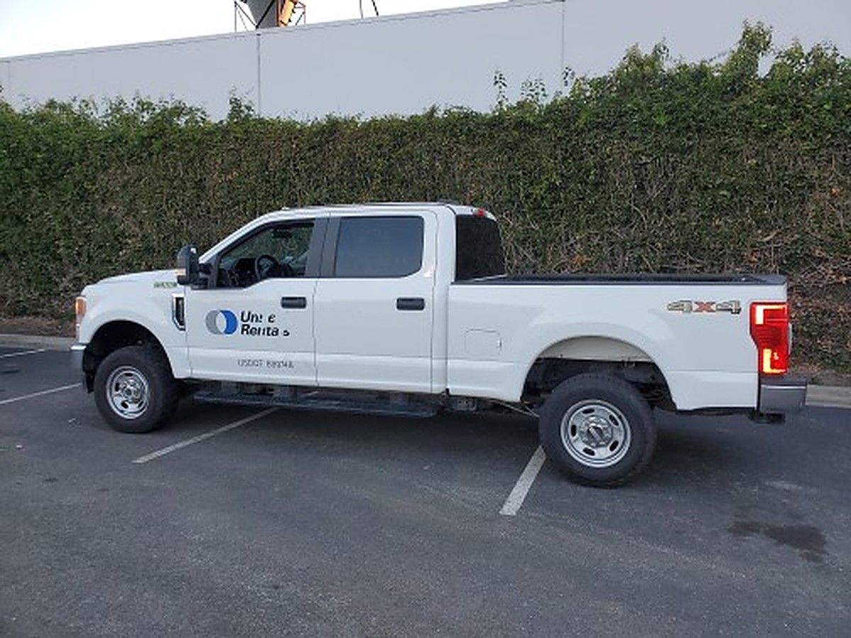 FORD F250CREWXLG4WD photo 3