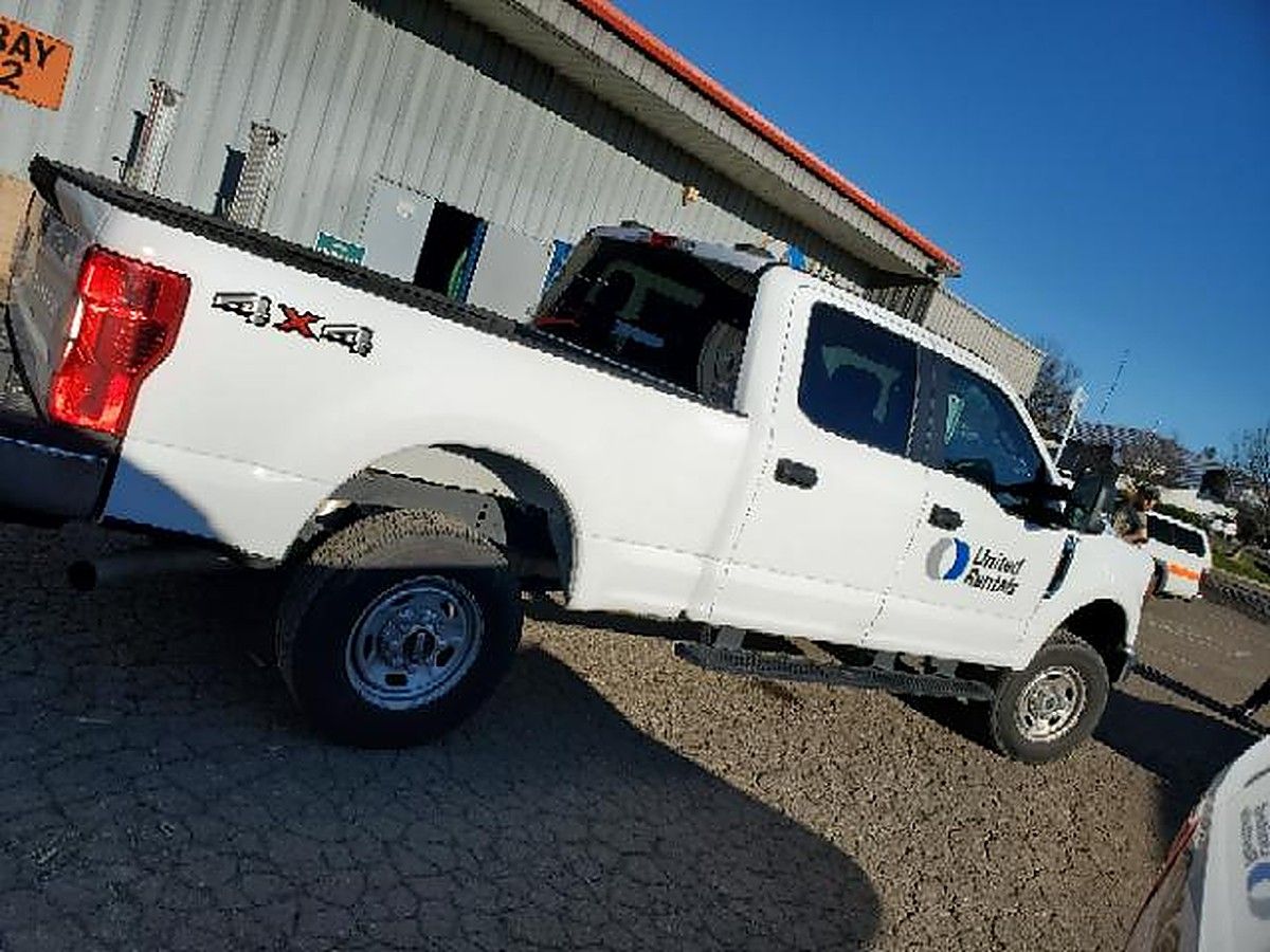 FORD F250CREWXLG4WD photo 2