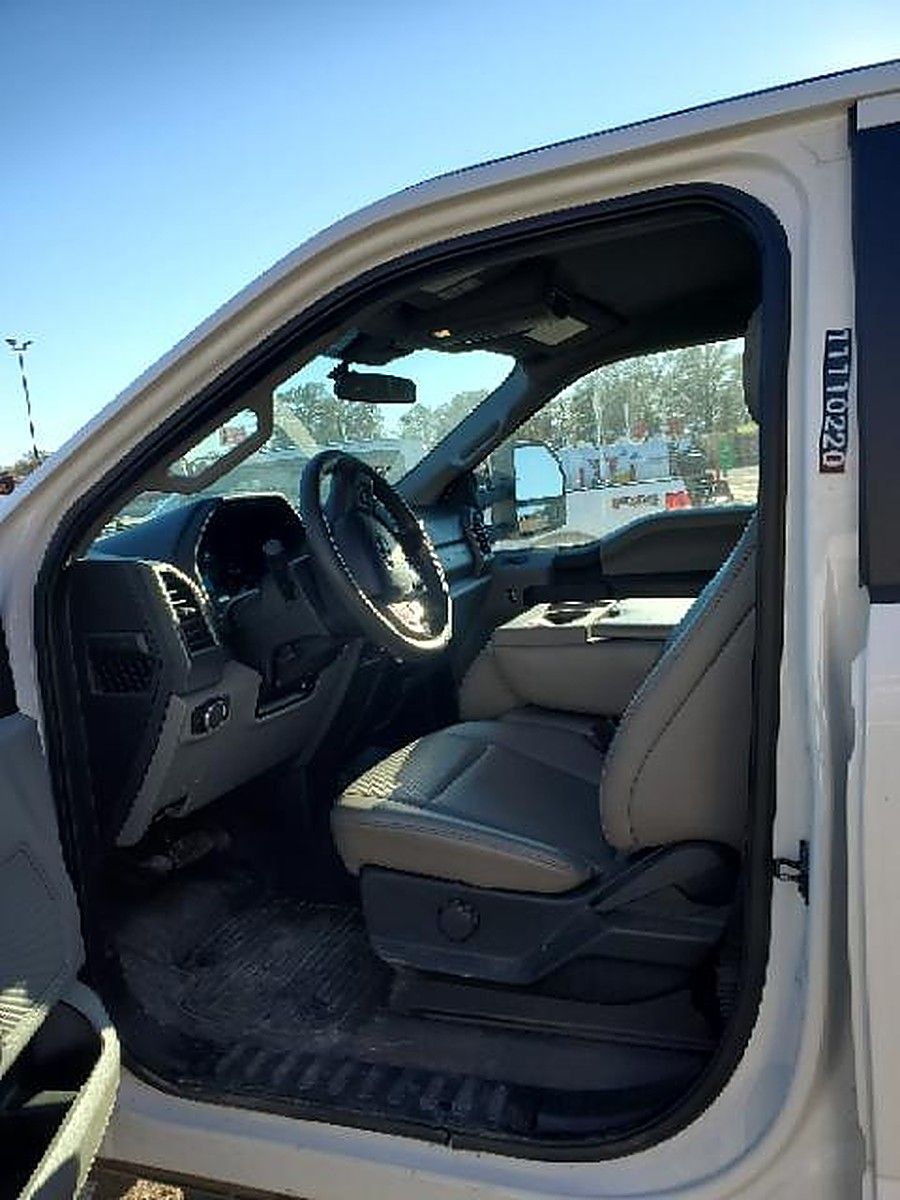FORD F250CREWXLG4WD photo 4