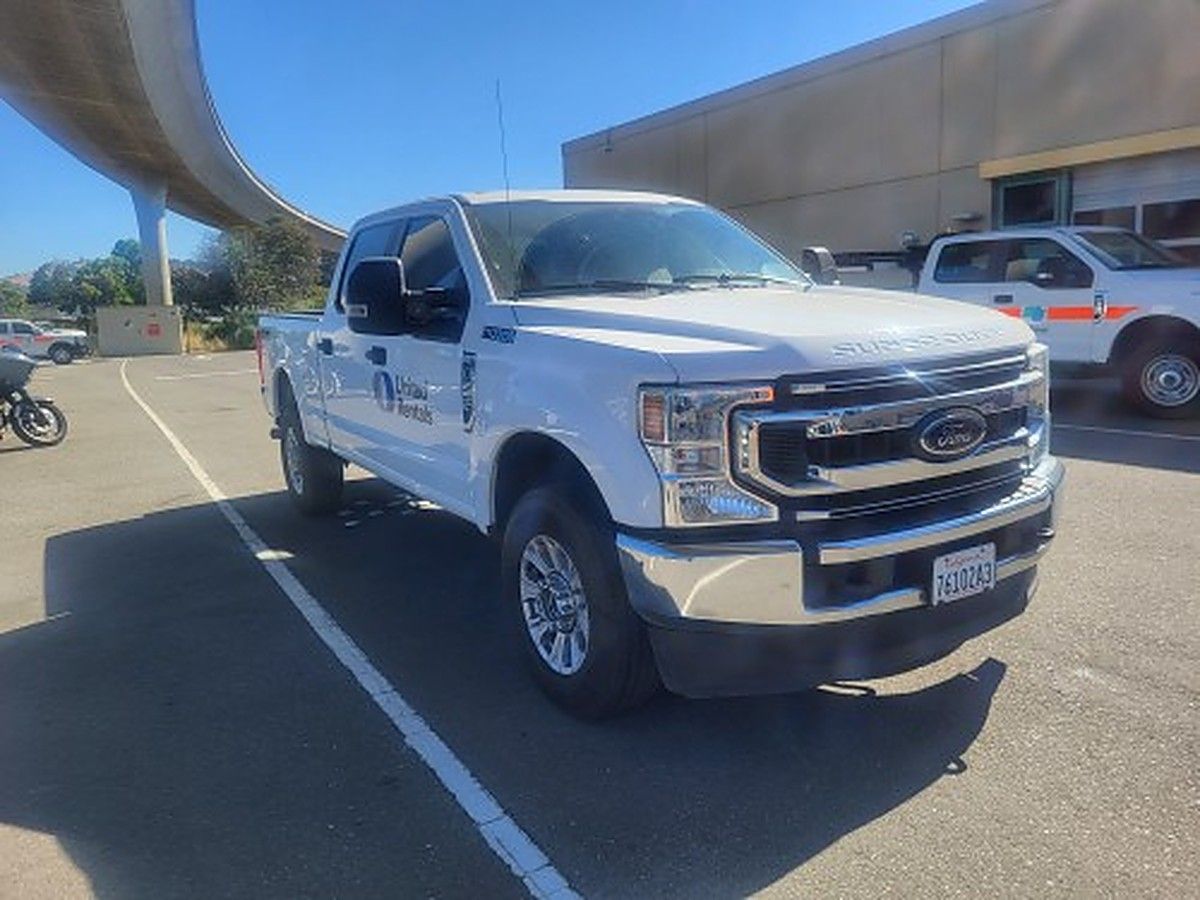 FORD F250CREWXLG4WD photo 2