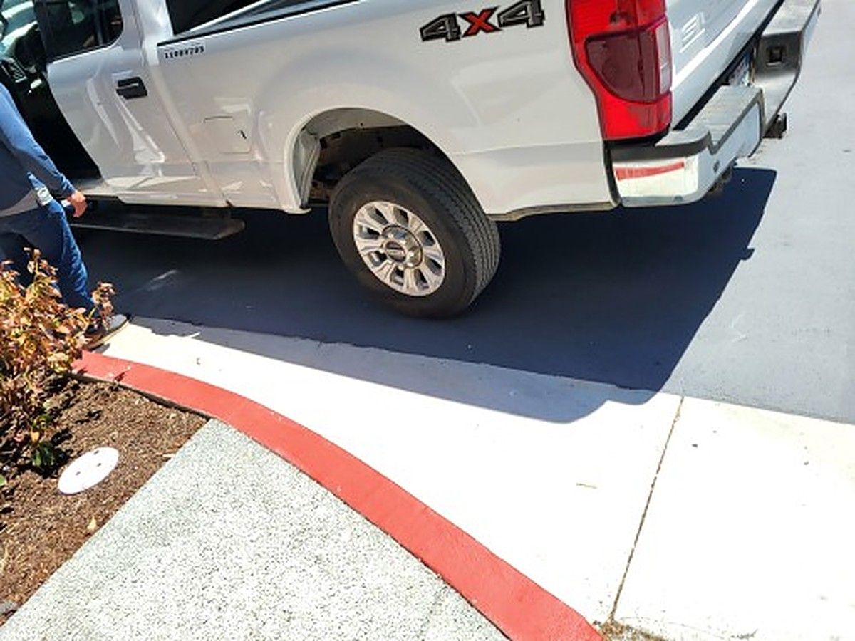 FORD F250CREWXLTG4WD photo 2