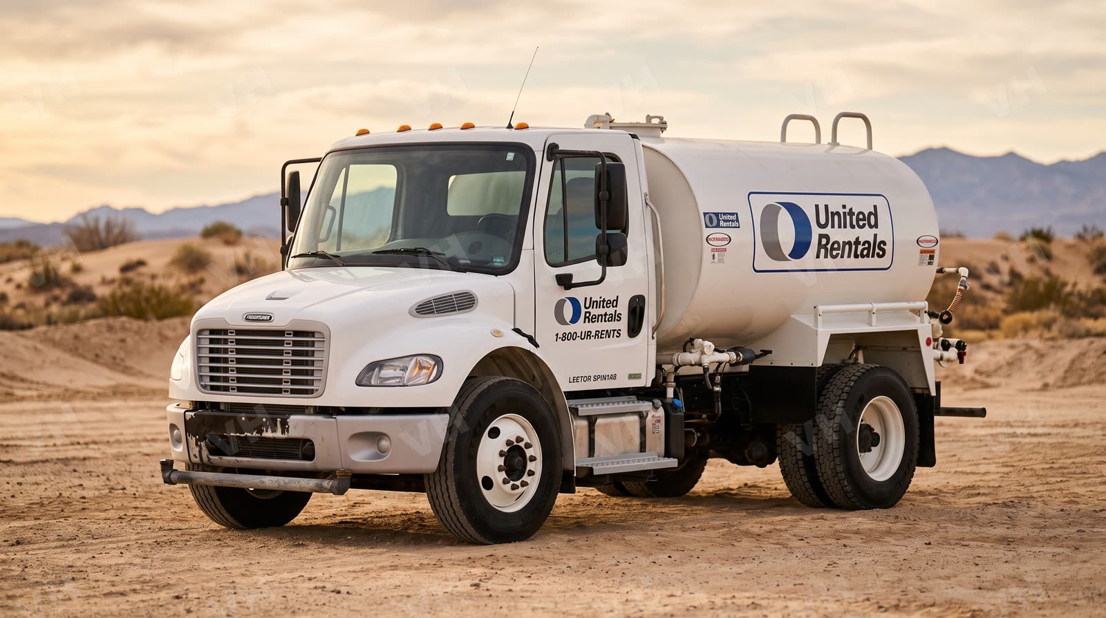 2020 Freightliner M2 106 WATER Truck Water 2000-2999 Gal Cdl