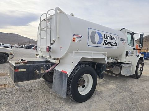 2020 FREIGHTLNR M2 106 WATER Truck Water 2000-2999 Gal Cdl