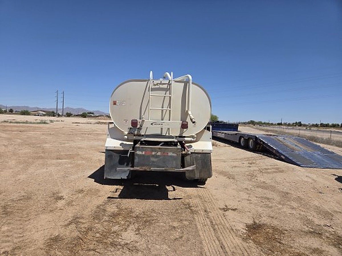 FREIGHTLNR M2 106 WATER photo 10