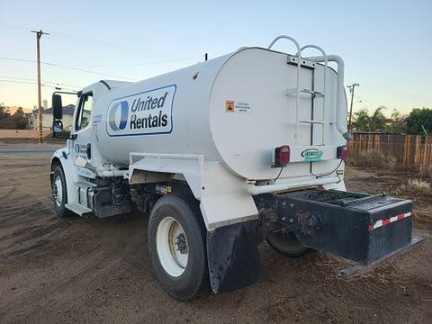 2020 FREIGHTLNR M2 106 WATER Truck Water 2000-2999 Gal Cdl