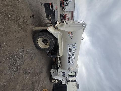 2020 FREIGHTLNR M2 106 WATER Truck Water 2000-2999 Gal Cdl