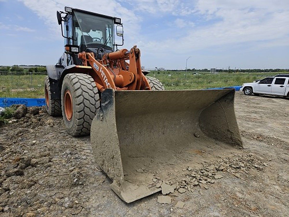 HITACHI ZW150-6 photo 9