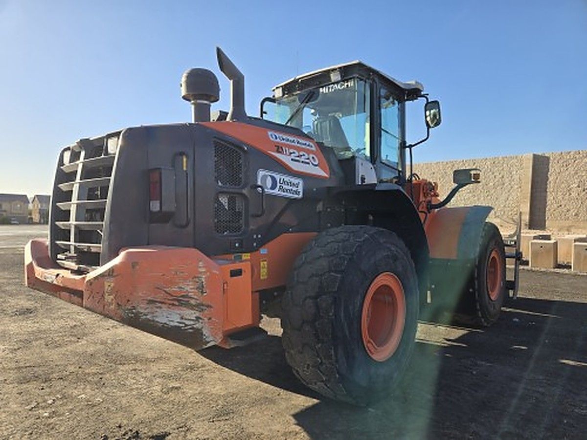 HITACHI ZW220-6 photo 2