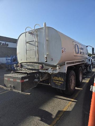 2020 INTERNAT'L 7400 Truck Water 4000-4999 Gal