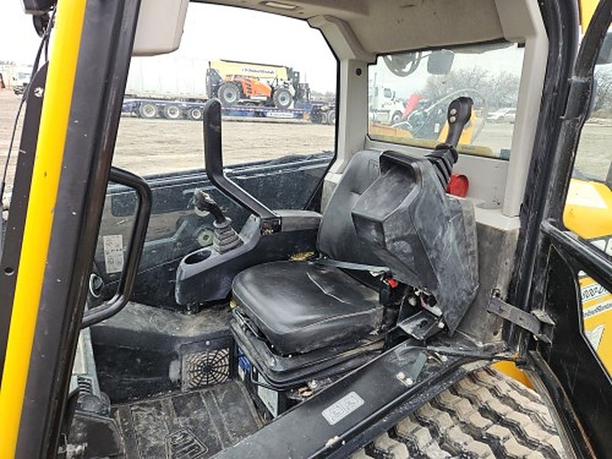 JCB 3TS-8T photo 3