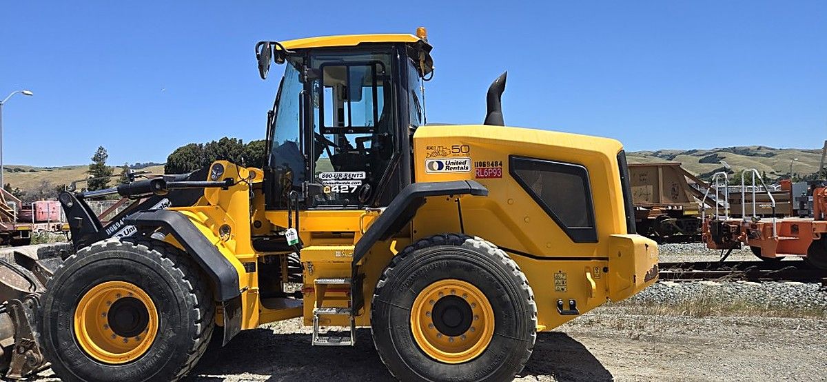 JCB 427ZX photo 2
