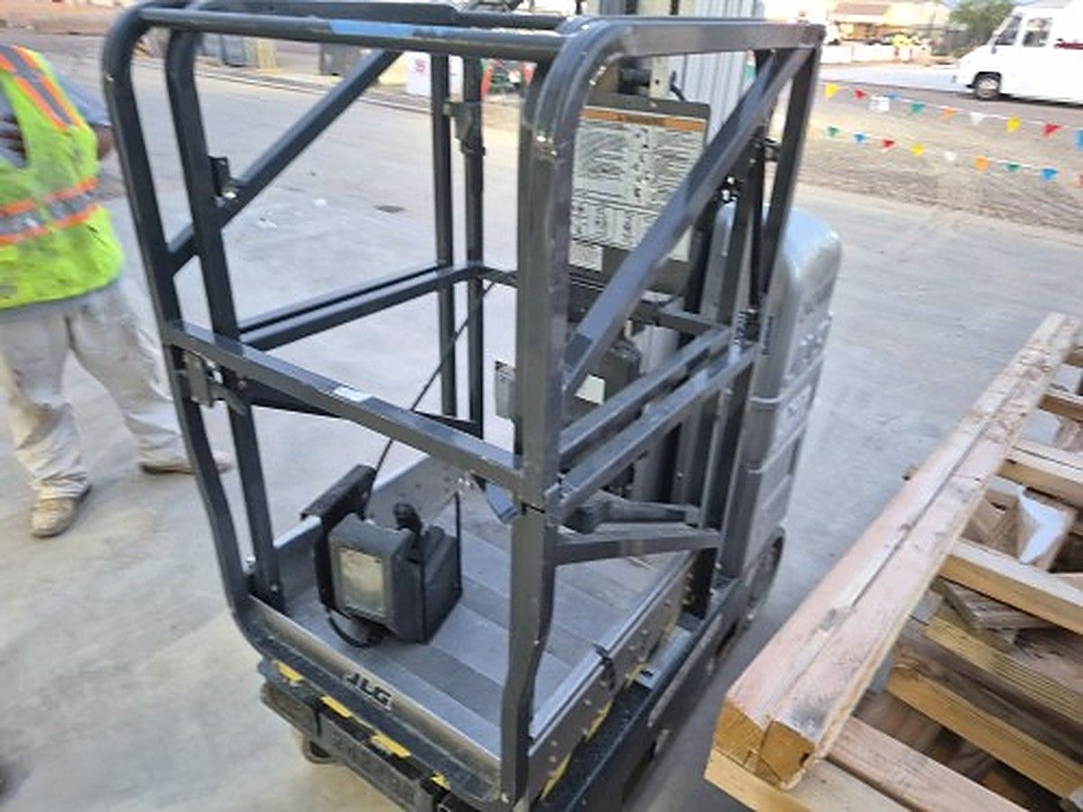 JLG 20MVL photo 2