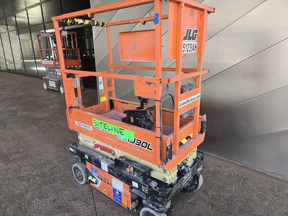 JLG ES1330L photo 5