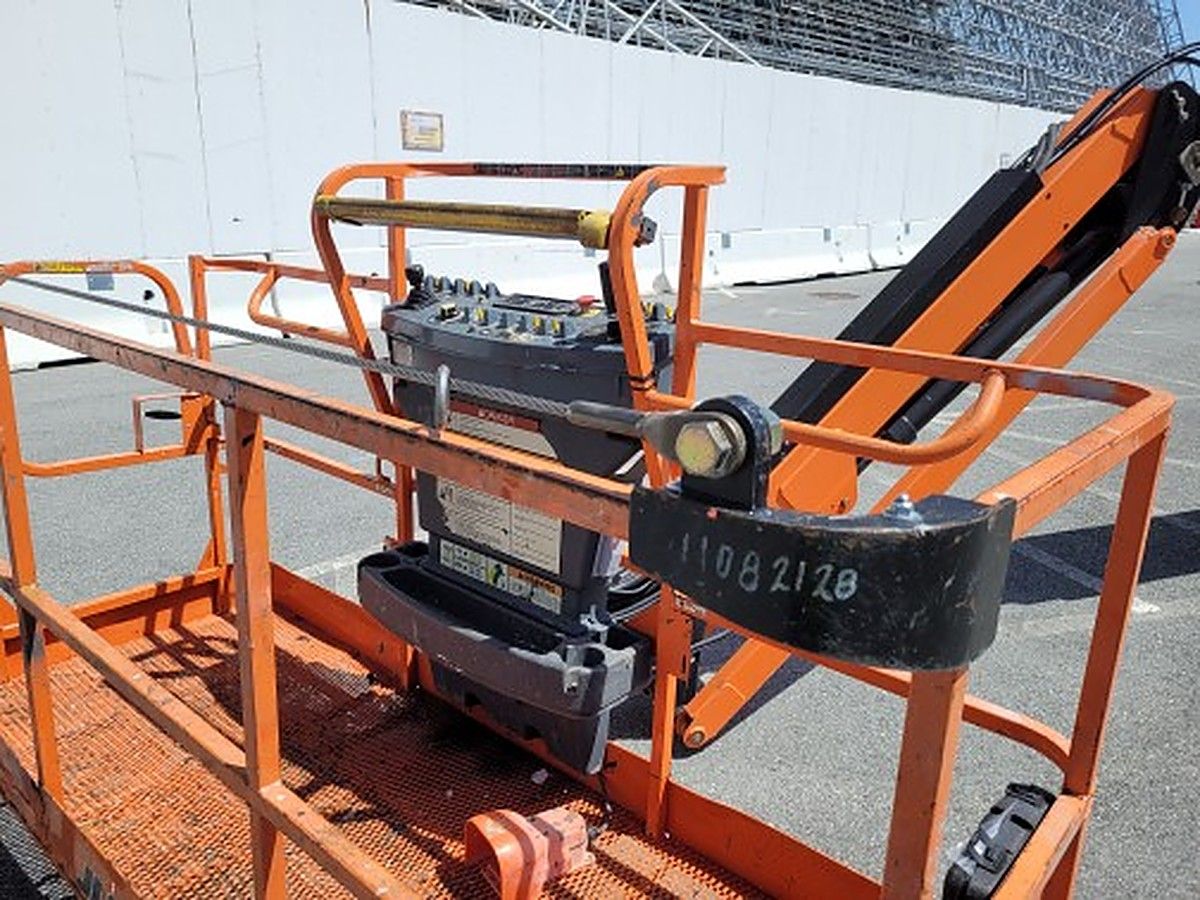 2020 JLG FALL ARREST 96