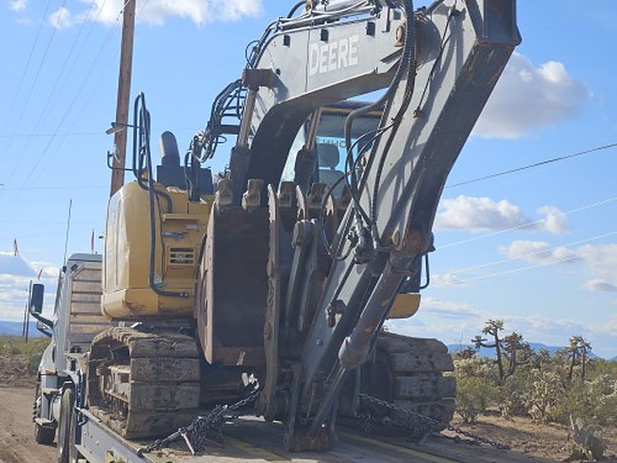 JOHN DEERE 135G photo 3