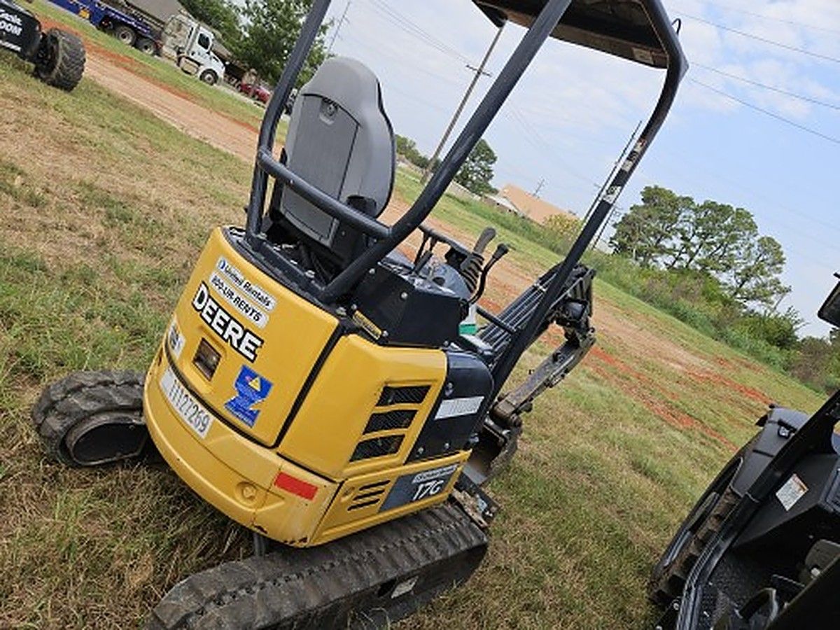 JOHN DEERE 17G photo 2