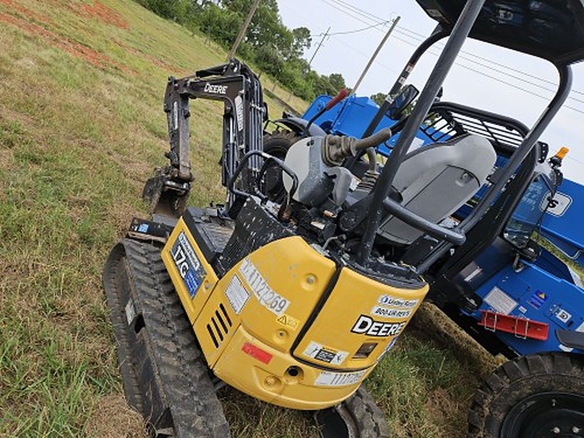 JOHN DEERE 17G photo 3