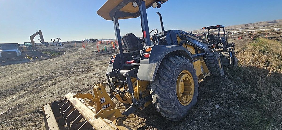 JOHN DEERE 210L EP photo 7