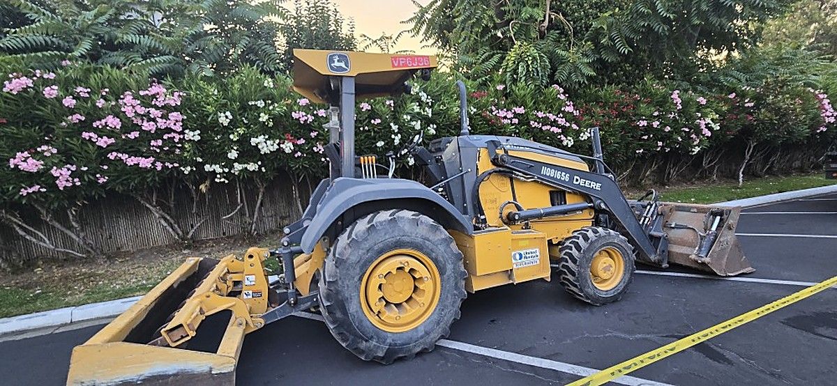 JOHN DEERE 210L EP photo 4