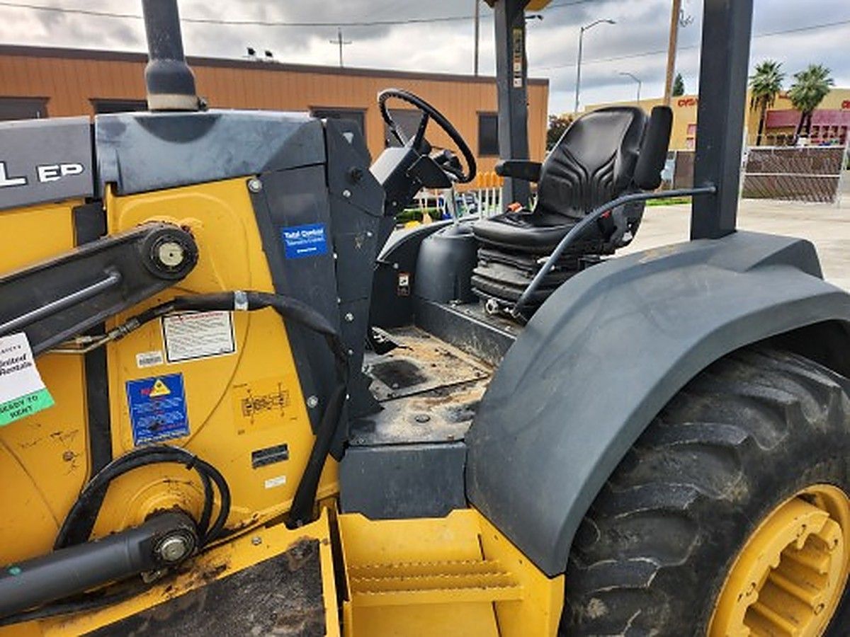 JOHN DEERE 210L EP photo 4