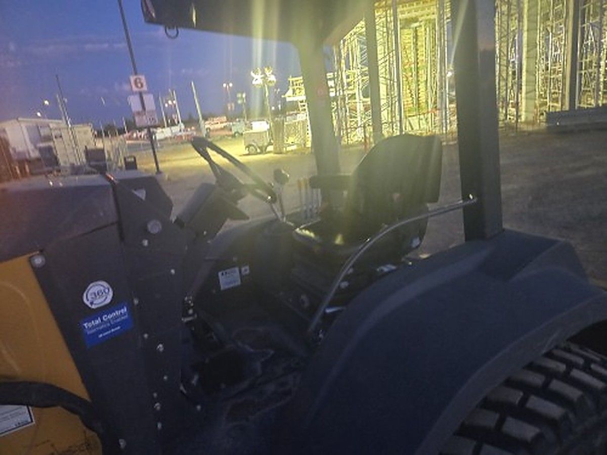 JOHN DEERE 210L EP photo 3