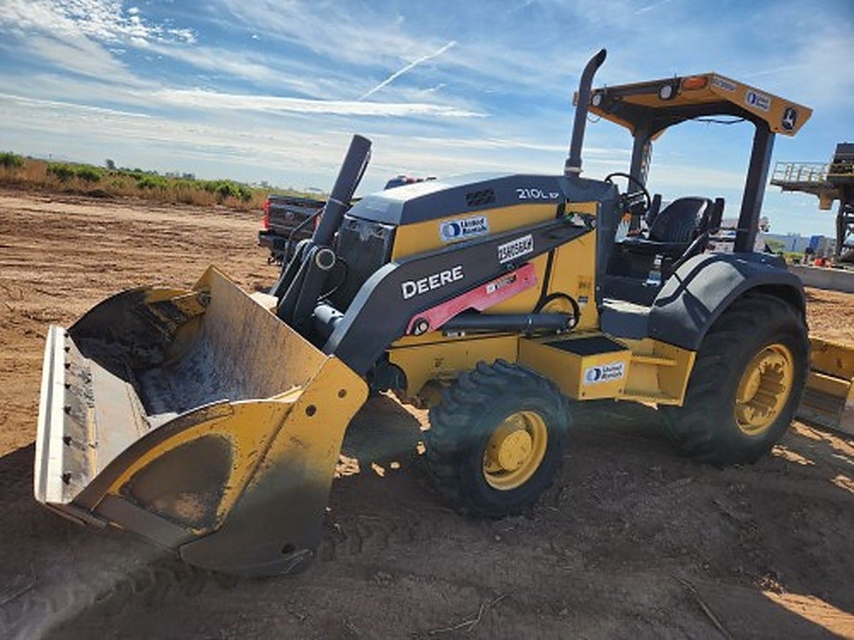 JOHN DEERE 210L EP photo 6
